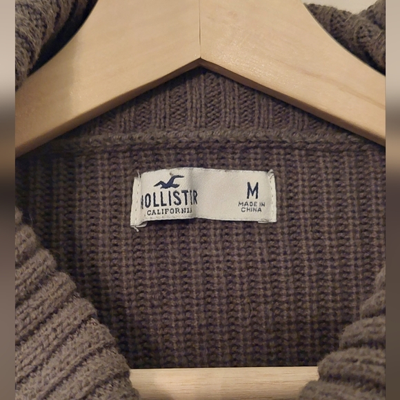 Olive Green Cropped Hollister Sweater - Picture 4 of 7